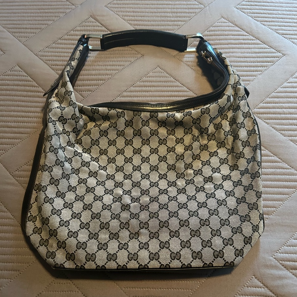 Vintage Large Gucci GG logo - Black canvas and leather.